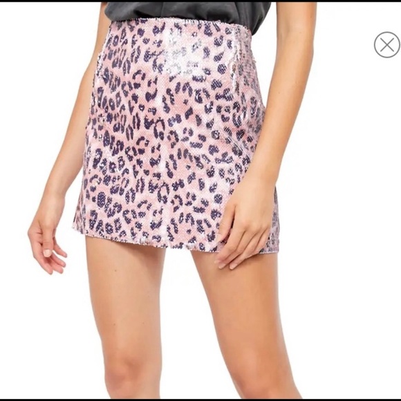 NWT FREE PEOPLE Cheetah print sequin mini skirt - Picture 14 of 14